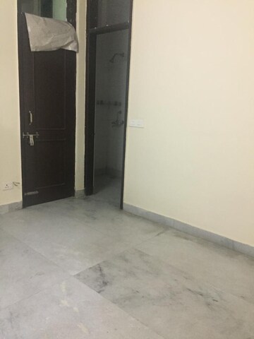 Room in 1 BHK Builder Floor at Sector 49 – for Rent