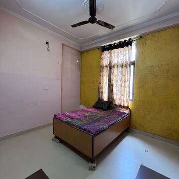 Master Bedroom in 2 BHK Apartment at Mansarovar Extension – for Rent