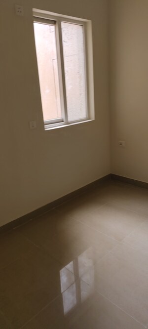 Room in 4 BHK Apartment at Amrapali Crystal Homes, Sector 76 – for Sale