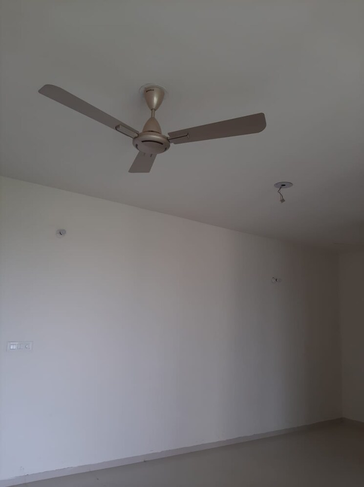 Room, bptp-discovery-park 2 Bedroom 1120 Sq.Ft. Apartment In Sector 80 Faridabad 9027778
