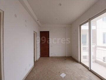 Room in 3 BHK Apartment at DLF Ultima Phase II, Sector 81 – for Sale