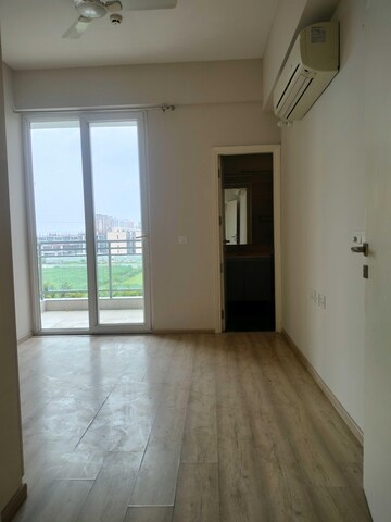 Room in 3 BHK Apartment at DLF Ultima Phase II, Sector 81 – for Sale