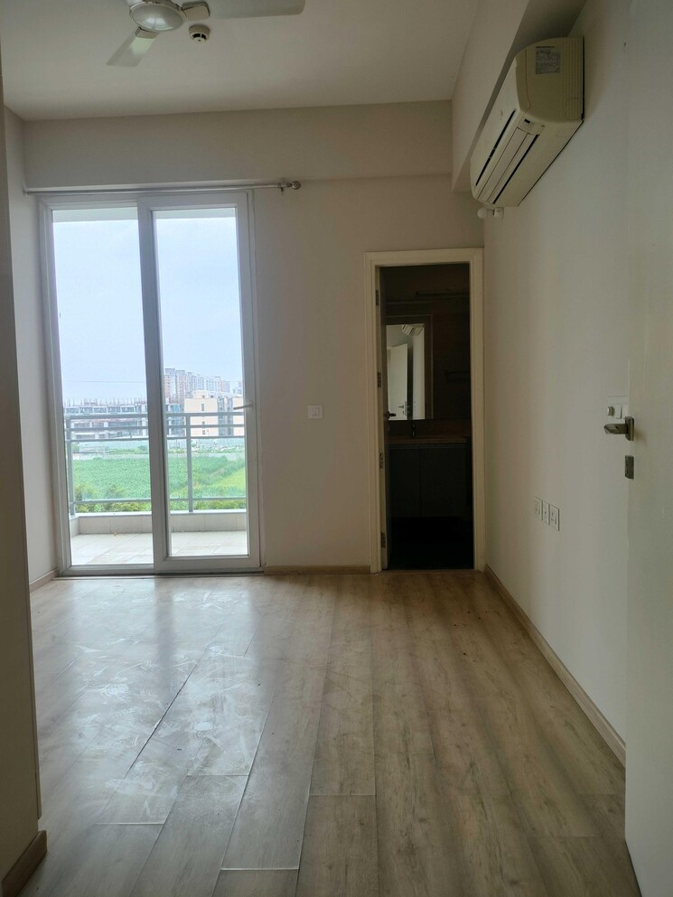 Room, dlf-ultima-phase-ii 3 Bedroom 2103 Sq.Ft. Apartment In Sector 81 Gurgaon 9027790