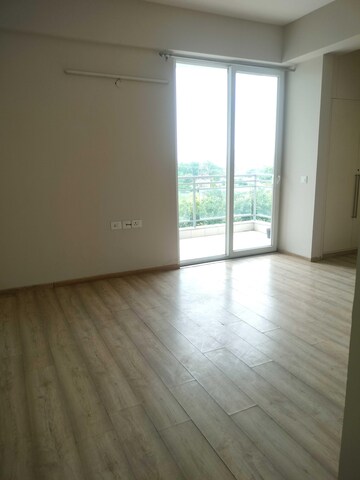 Room in 3 BHK Apartment at DLF Ultima Phase II, Sector 81 – for Sale