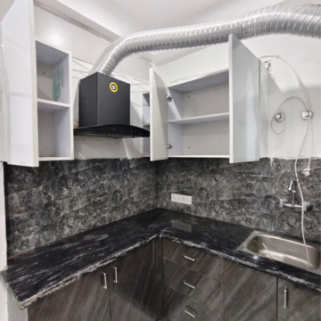 Staircase in 3 BHK Builder Floor at Ashirwad Complex Noida, Sector 34 – for Rent