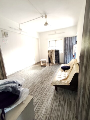 Bedroom in 2 BHK Apartment at Mahaveer Tower, Worli – for Rent