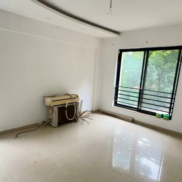 Room in 3.5 BHK Apartment at Clover Acropolis, Viman Nagar – for Sale