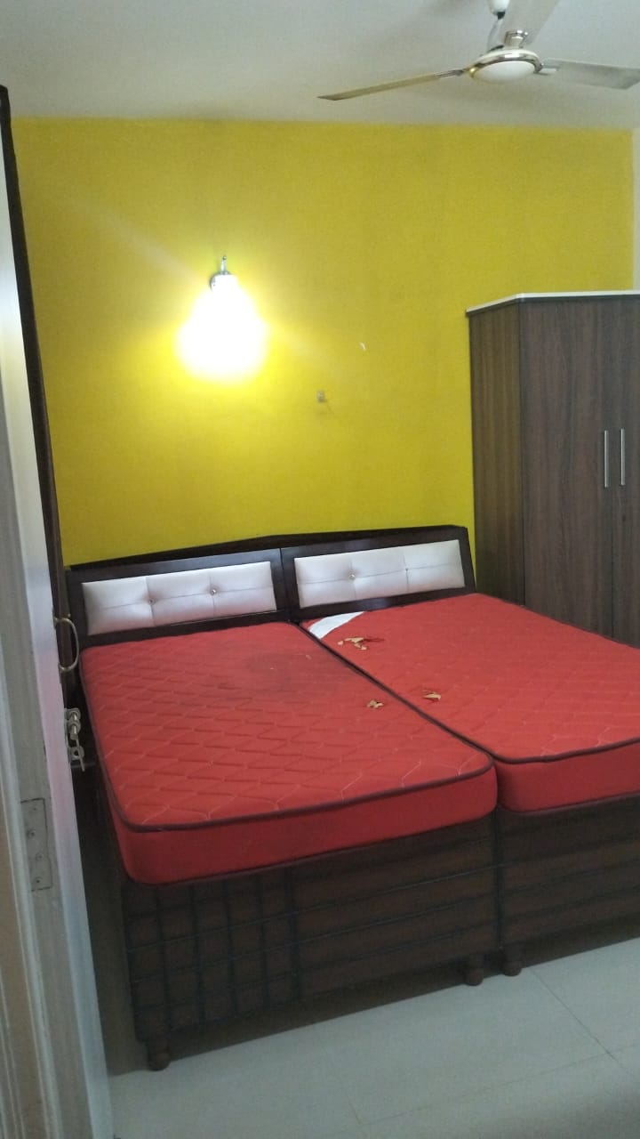 1 BHK + Extra Room Apartment For Rent in VIP Road
