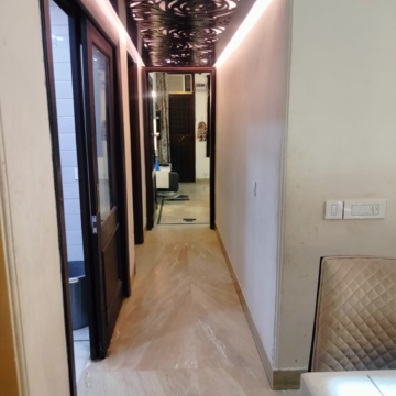Building Lobby in 3 BHK Builder Floor at RWA Apartments Sector 47, Sector 47 – for Rent