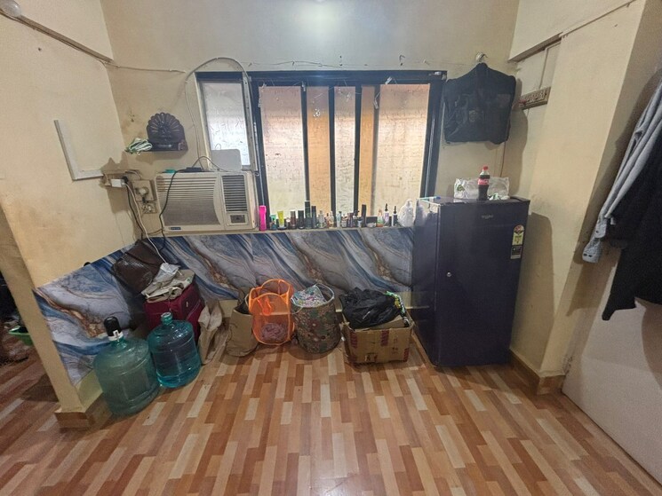  Parking, prajakta-chs-andheri-east 1 RK 300 Sq.Ft. Apartment In Andheri East Mumbai 9027879