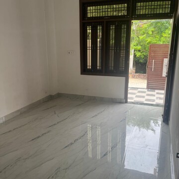 Room in 2 BHK Builder Floor at Rajatalab – for Rent