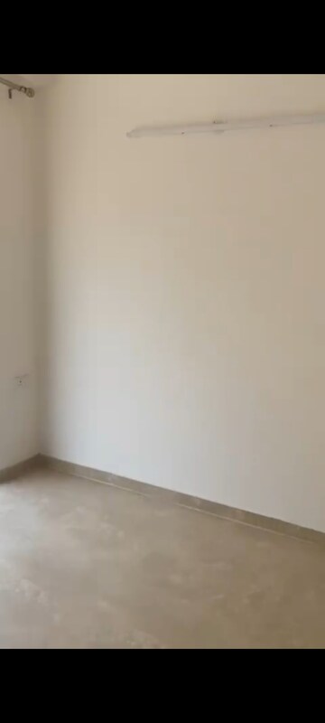 Room in 2 BHK Apartment at Signature Global Park 4 and 5, Sohna Sector 36 – for Rent