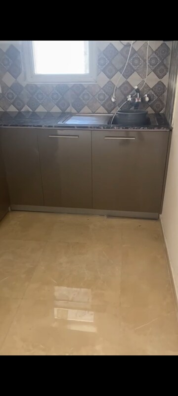 Room in 2 BHK Apartment at Signature Global Park 4 and 5, Sohna Sector 36 – for Rent