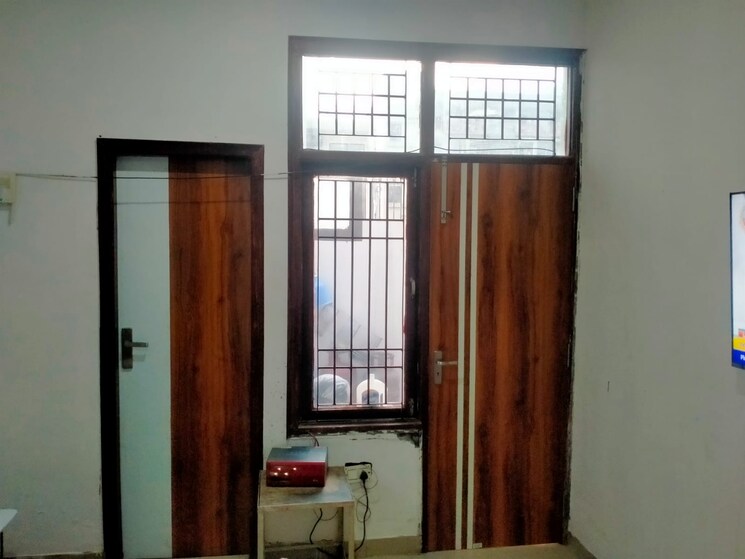 Room, patiala road 3.5 Bedroom 1100 Sq.Ft. Independent House In Patiala Road Zirakpur 9027892