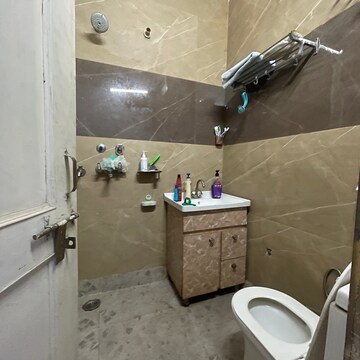 Team Area in 2 BHK Builder Floor at Rohini Sector 24 – for Rent
