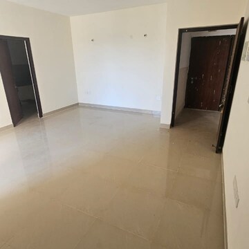 Living Room in 2 BHK Apartment at Sultanpur Road – for Rent