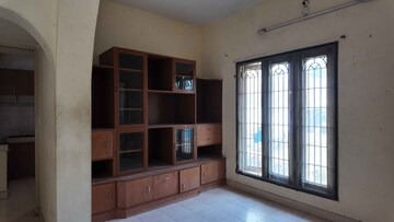 Room in 2 BHK Apartment at Saligramam – for Sale