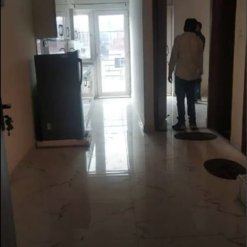 Room in 2 BHK Apartment at Gomti Nagar – for Rent