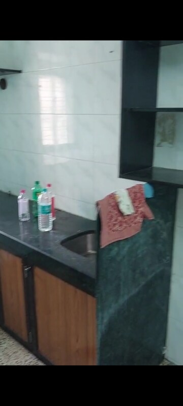 Furnished Amenities in 1 BHK Apartment at Vile Parle East – for Rent