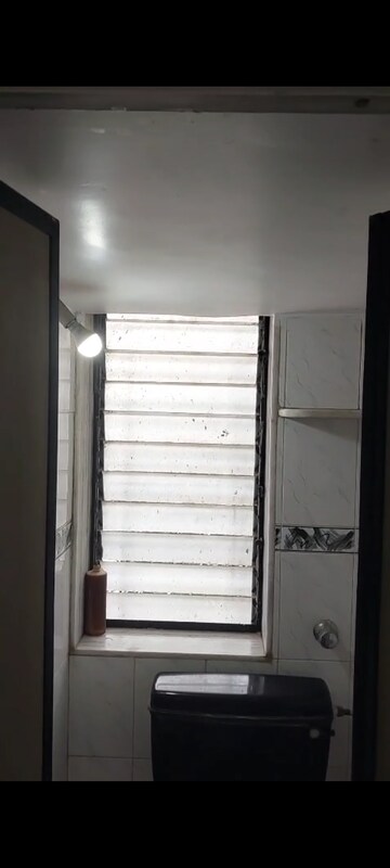Room in 1 BHK Apartment at Vile Parle East – for Rent