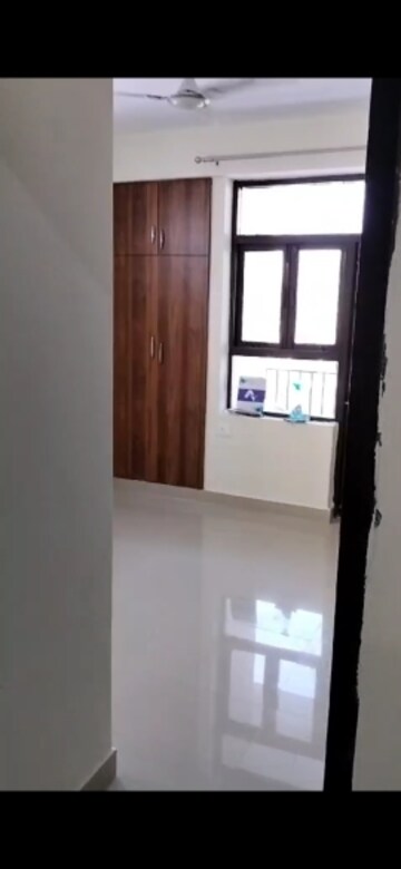 Room in 3 BHK Apartment at Amolik Sankalp, Sector 85 – for Rent