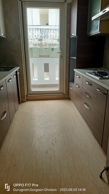 Kitchen in 3 BHK Builder Floor at DLF Oakwood Estate, Dlf Phase ii – for Rent