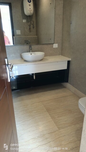 Bathroom in 3 BHK Builder Floor at DLF Oakwood Estate, Dlf Phase ii – for Rent