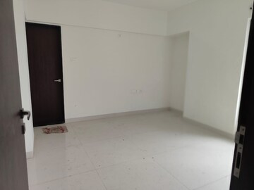 Room in 2 BHK Apartment at Ganesh NB Pearl, Vadgaon Budruk – for Rent