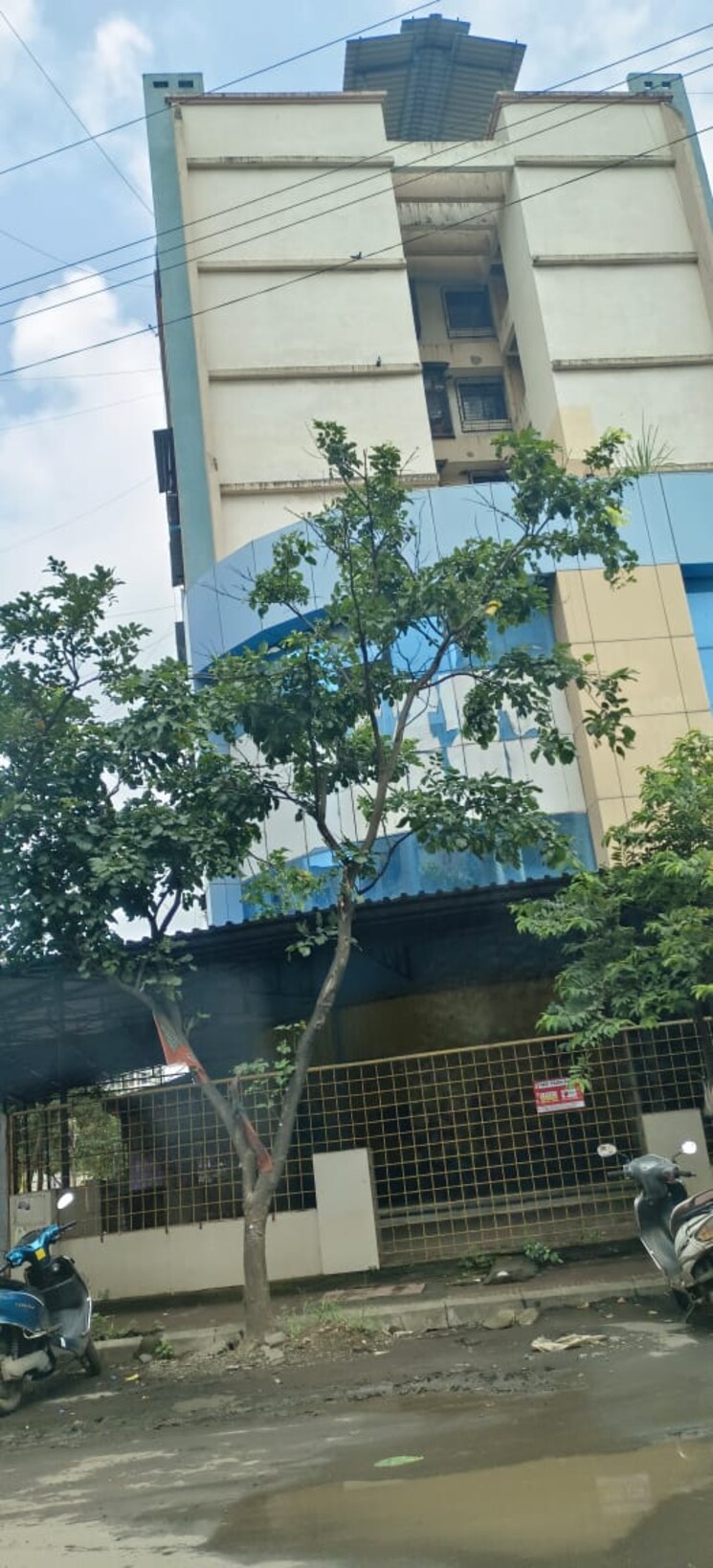 Balcony, poonam-nagar Commercial Showroom 12000 Sq.Ft. In Virar West Palghar 9027994