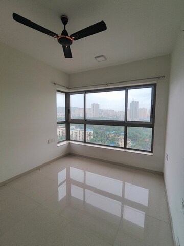 Master Bedroom in 2 BHK Apartment at Kalpataru Paramount, Kapur Bawdi – for Rent