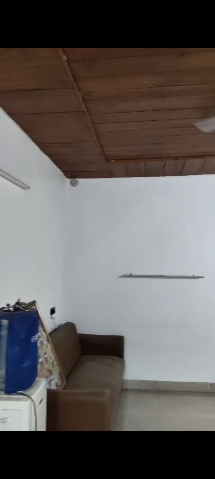 undefined, pitampura Commercial Office Space 500 Sq.Ft. In Pitampura Delhi 9028000