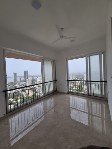 Room in 2 BHK Apartment at Ruparel Iris, Matunga West – for Sale