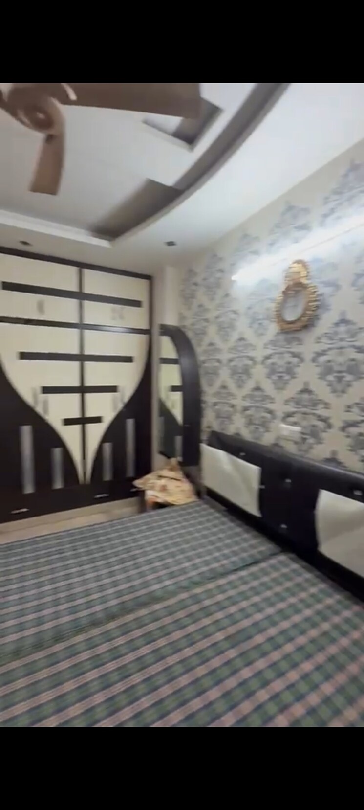 undefined, pitampura 3 Bedroom 1200 Sq.Ft. Builder Floor In Pitampura Delhi 9028009