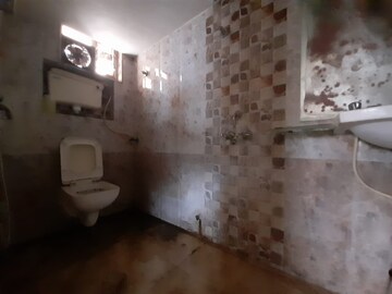 Bathroom in 3 BHK Apartment at Moroccan Cooperative Housing Society, Goregaon East – for Sale