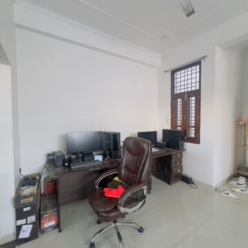 Living Room in 2 BHK Builder Floor at Gomti Nagar – for Rent