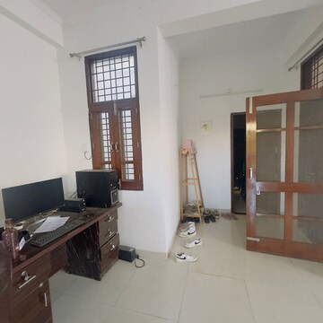 Living Room in 2 BHK Builder Floor at Gomti Nagar – for Rent