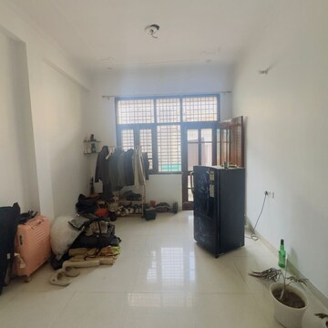 Living Room in 2 BHK Builder Floor at Gomti Nagar – for Rent