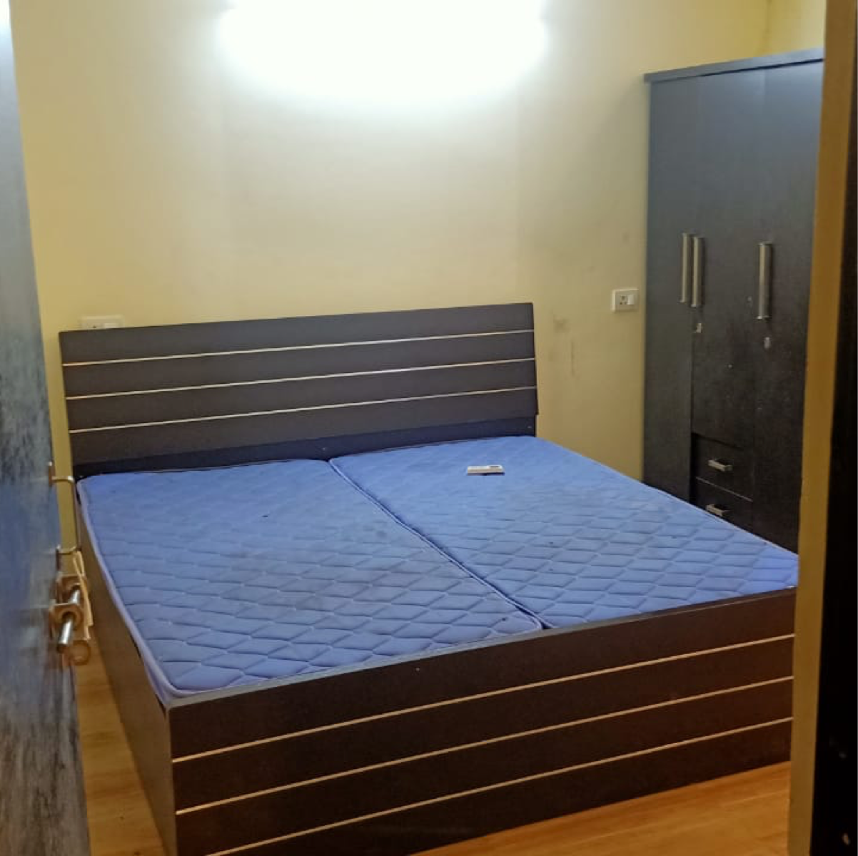 2 BHK Apartment For Rent in Building 