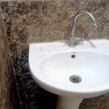 Bathroom in 2 BHK Apartment at Gomti Nagar – for Rent