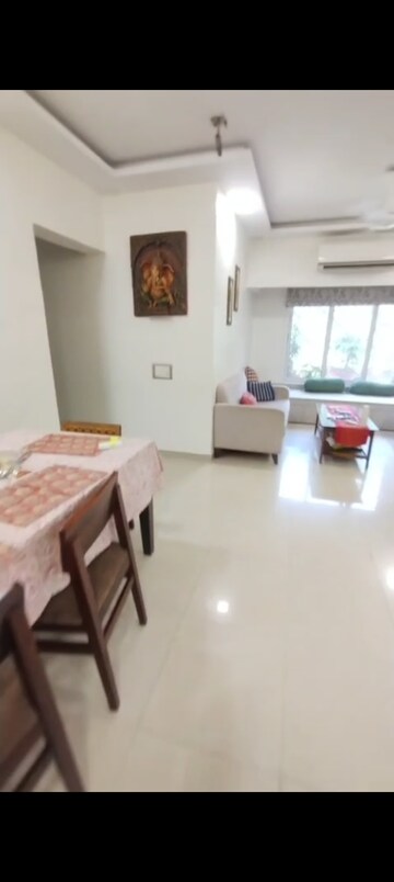 Team Area in 3 BHK Apartment at RNA Heights, Andheri East – for Rent