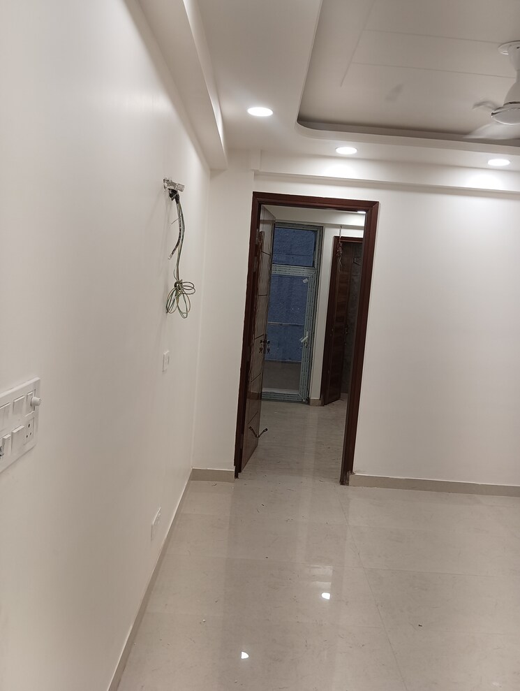 Room, maidan garhi 1 Bedroom 60 Sq.Yd. Builder Floor In Maidan Garhi Delhi 9028075