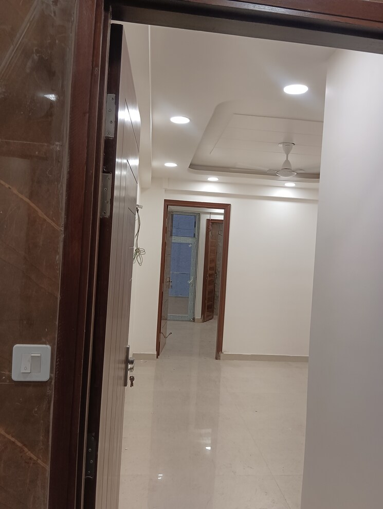 Room, maidan garhi 1 Bedroom 60 Sq.Yd. Builder Floor In Maidan Garhi Delhi 9028075