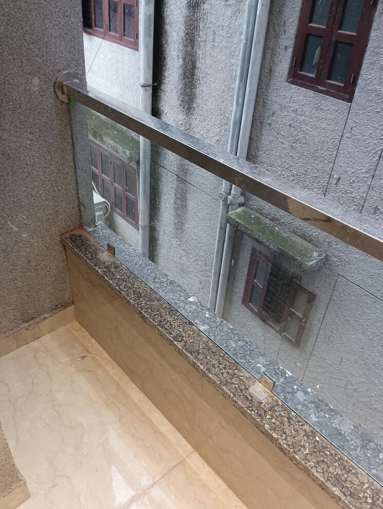 Balcony, maidan garhi 1 Bedroom 60 Sq.Yd. Builder Floor In Maidan Garhi Delhi 9028075