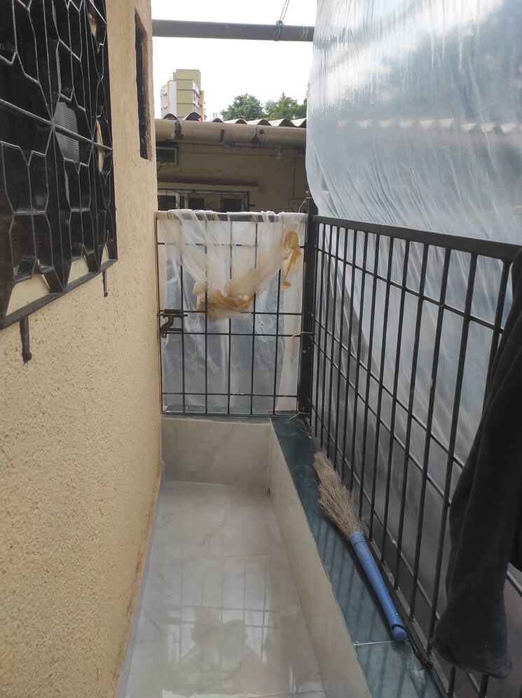 Balcony, andheri east 1 RK 300 Sq.Ft. Apartment In Andheri East Mumbai 9028067