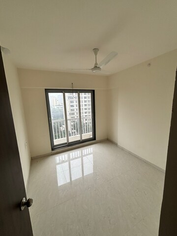 Room in 2 BHK Apartment at Indiabulls One Indiabulls, Pokhran Road No Two – for Rent