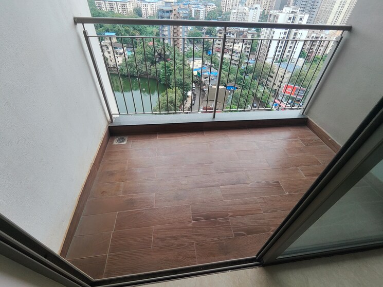 Balcony, kalpataru-paramount 2 Bedroom 672 Sq.Ft. Apartment In Kapur Bawdi Thane 9028107