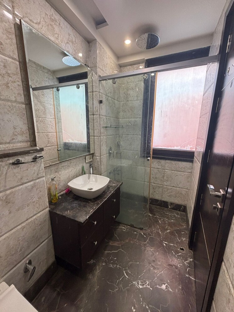 Kitchen, pitampura 3 Bedroom 1500 Sq.Ft. Builder Floor In Pitampura Delhi 9028109