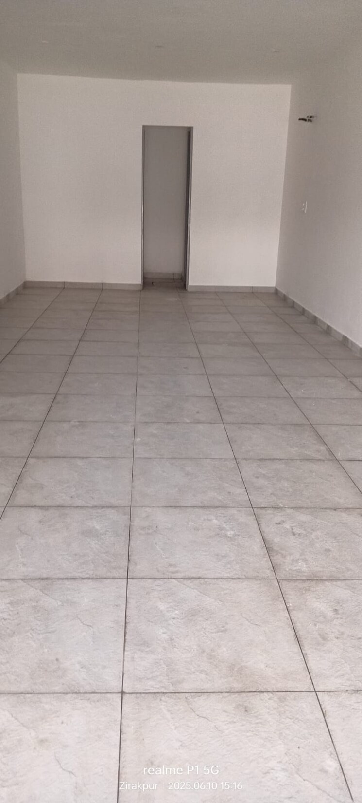 Room, paradigm-business-hermitage-park Commercial Office Space 530 Sq.Ft. In Dhakoli Zirakpur 9028128