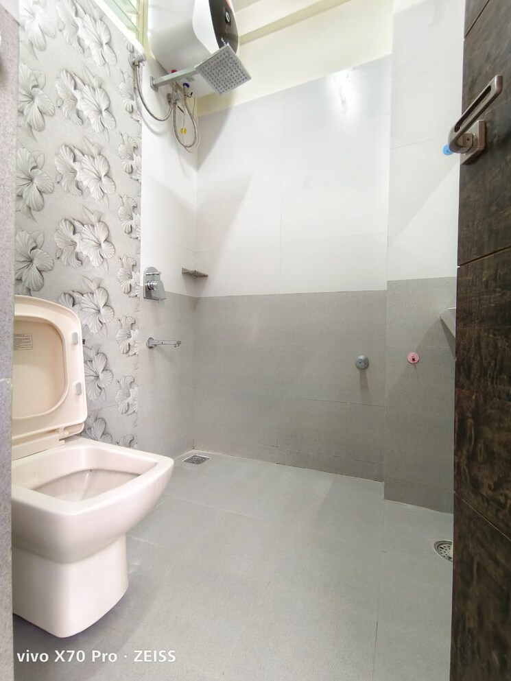 Bathroom, hsr layout 2 Bedroom 1200 Sq.Ft. Builder Floor In Hsr Layout Bangalore 9028145