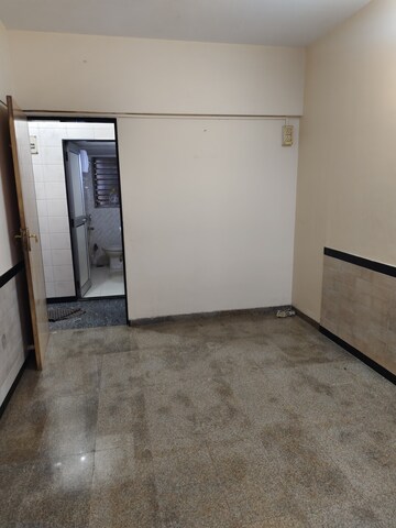 1 BHK Apartment For Rent in Dheeraj Uphar CHS. LTD., Malad East